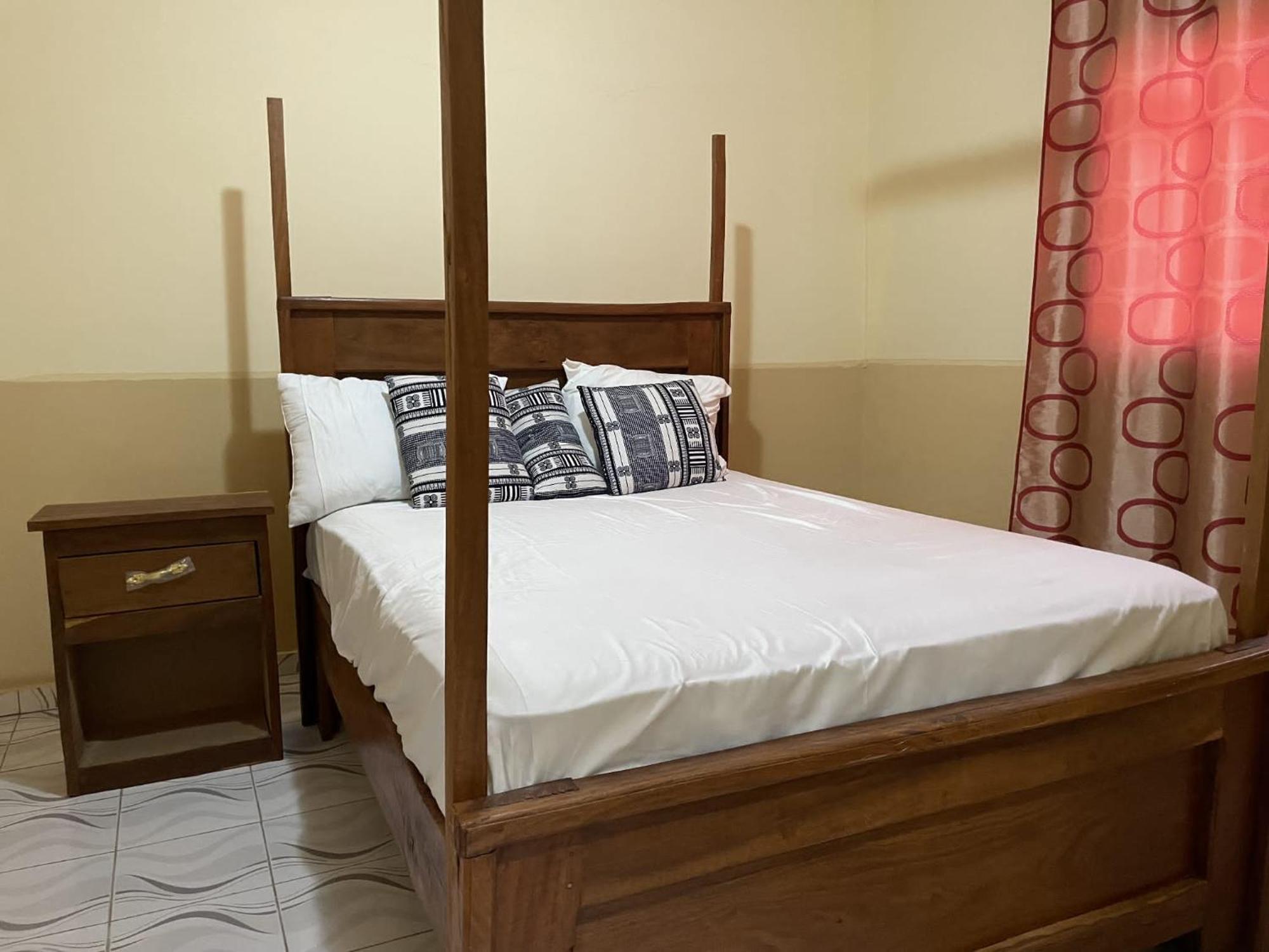Faith And Grace Guest House Lamin Exterior foto