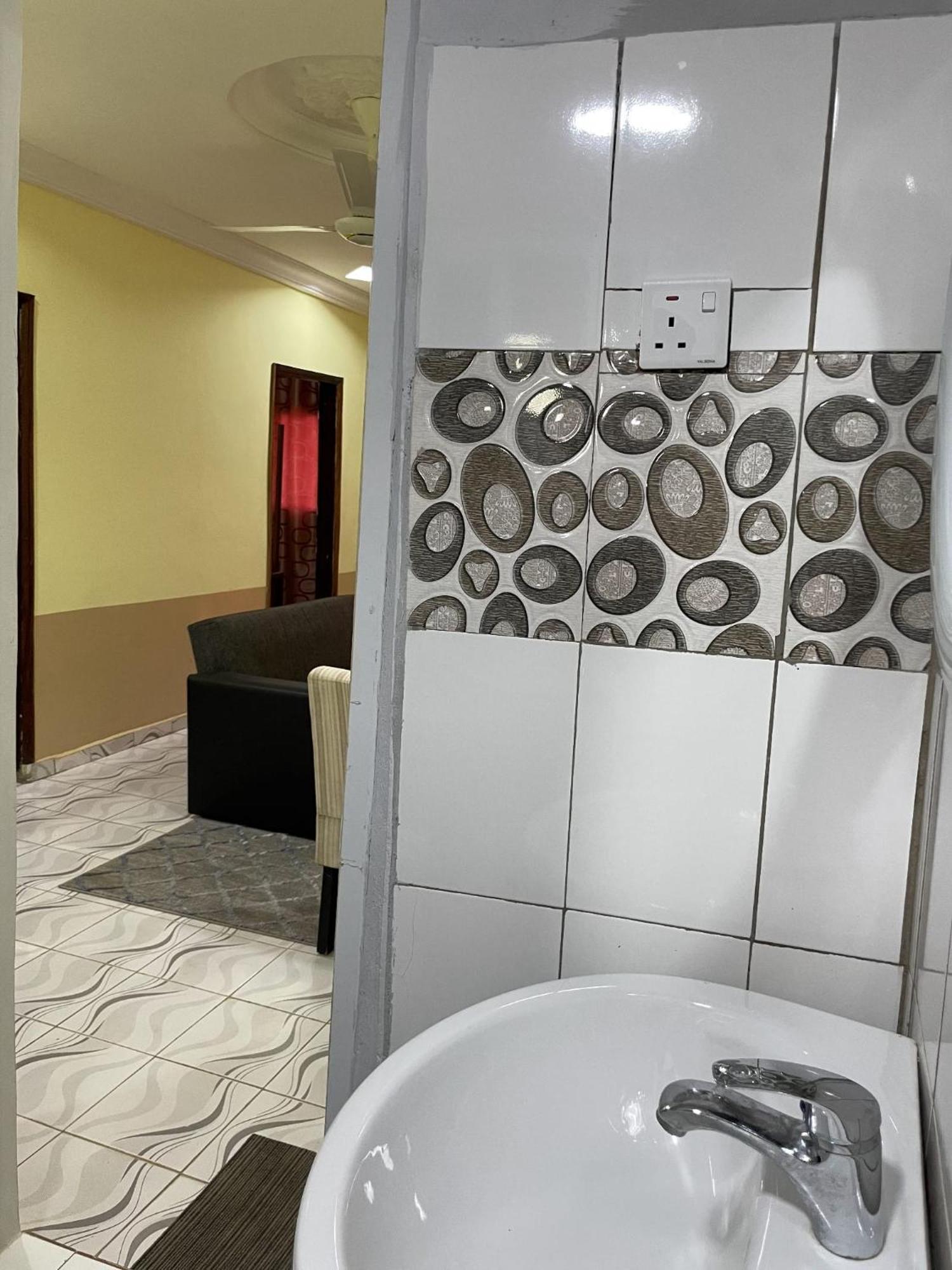 Faith And Grace Guest House Lamin Exterior foto